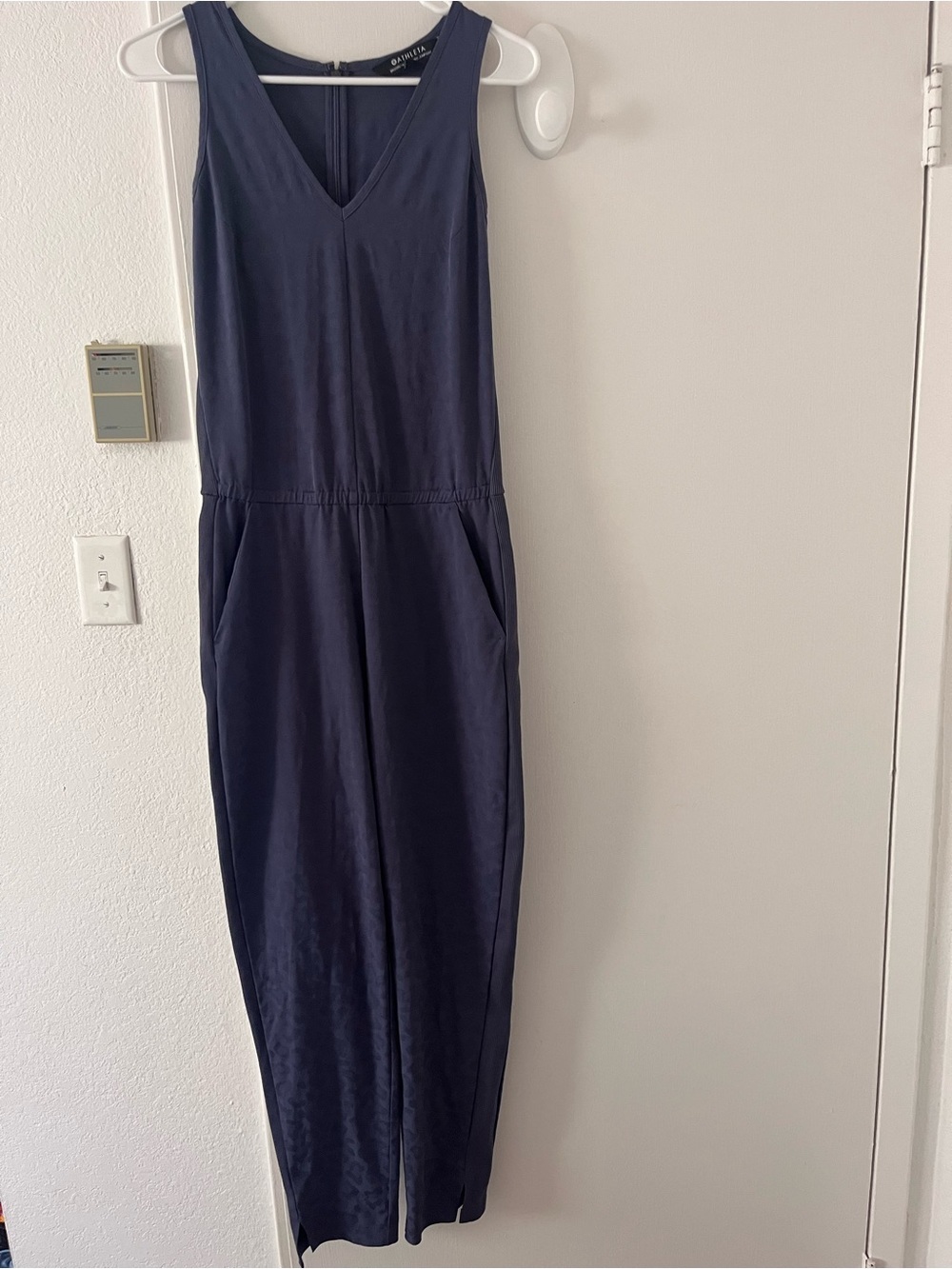 Athleta Brooklyn Textured Jumpsuit Leopard Blue Sleeveless Ankle Size 2 - Picture 3 of 16